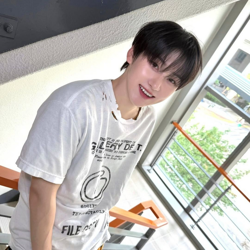 킥플립 계훈의 청량한 매력 / 이미지 출처: 인스타그램 @kickflip_jype