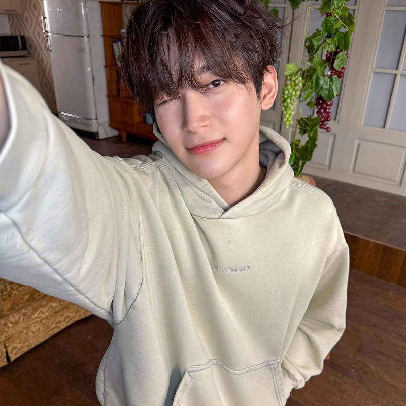 장난꾸러기 같은 크래비티 정모 / 이미지 출처: 인스타그램 @cravity_official