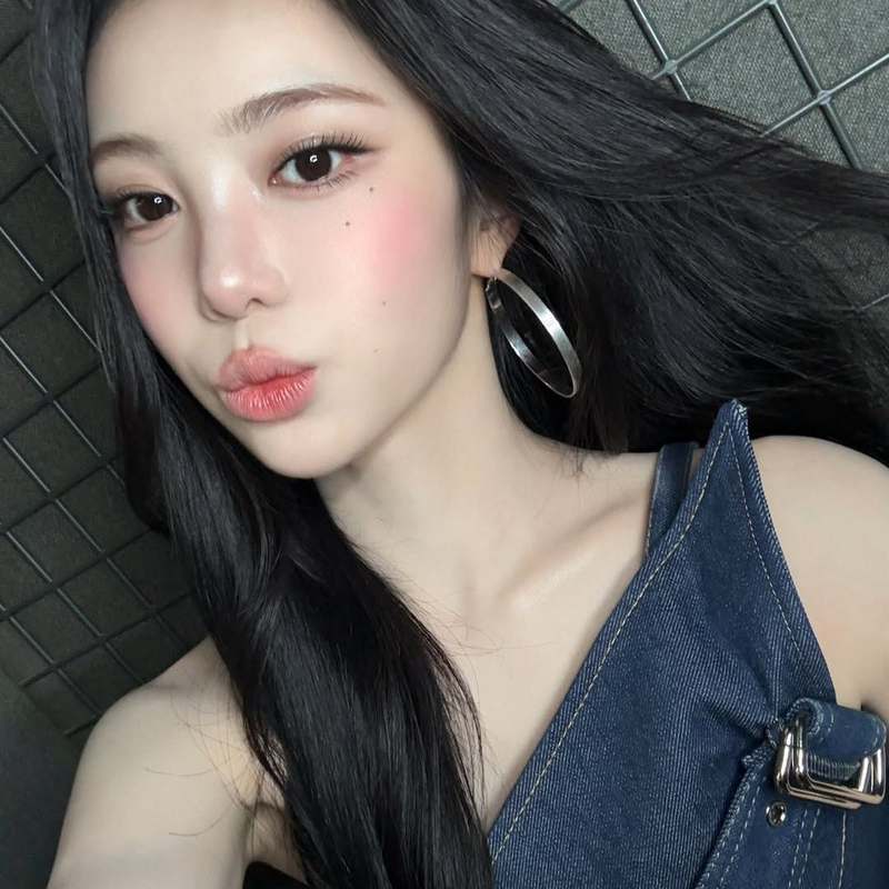 지난 가요대제전에서의 하츠투하츠 이안 셀카 / 이미지 출처: 인스타그램 @hearts2hearts