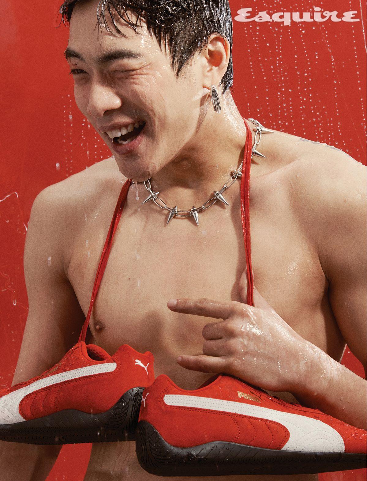 실드 실버 이어링 182만원 버버리. 제임스 네크리스 가격 미정 저스틴 클렌퀏. 스피드캣 OG 스파르코 레드 13만9000원 스니커즈 푸마.