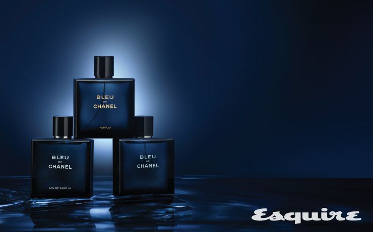 (왼쪽부터) 블루 드 샤넬 오 드 빠르펭 50mL/14만6천원, 100mL/20만3천원, 블루 드 샤넬 빠르펭 50mL/17만원, 100mL/23만7천원, 블루 드 샤넬 오 드 뚜왈렛 50mL/13만원, 100mL/17만6천원 모두 샤넬.