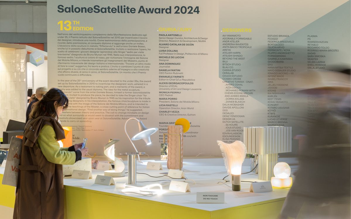 35세 이하의 유망 디자이너를 지원하는 살로네 사텔리테의 전시 부스 풍경. ⓒ Ludovica Mangini