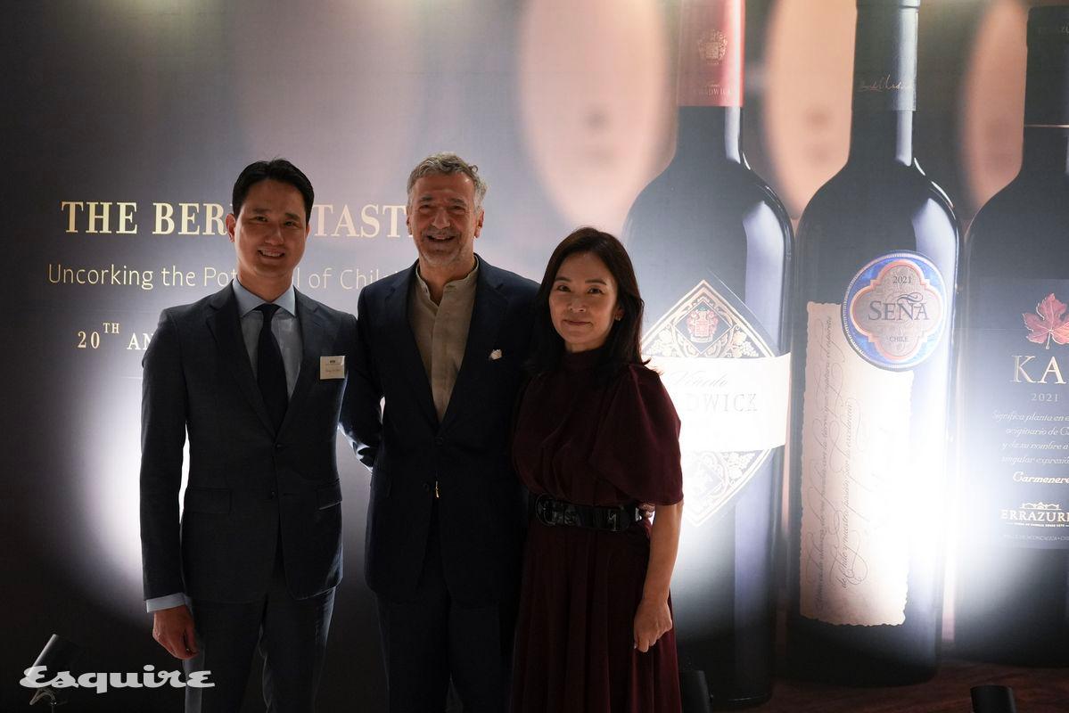 워커힐의 유영진 소믈리에(왼쪽), 와인인 최민아 대표(오른쪽), 에두아르도 채드윅 회장. 제공 비녜도 파밀리아 채드윅.