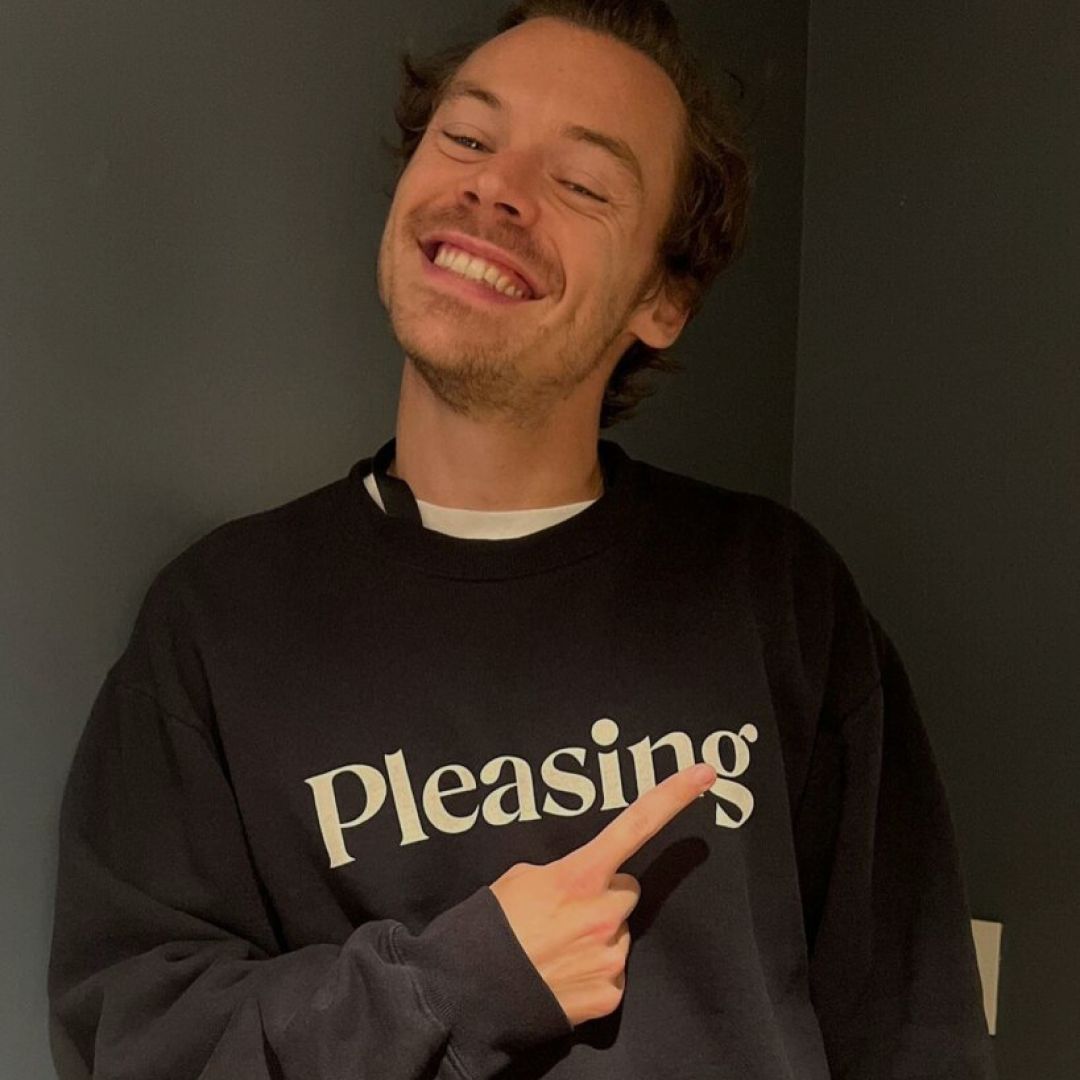 해리 스타일스 - ‘Pleasing’ · 팝스타 해리 스타일스. 지난 21년 본인의 브랜드를 론칭했는데요. 시작은 네일 제품을 선보이는 뷰티 브랜드였지만 최근에는 의류도 함께 판매하고 있습니다.