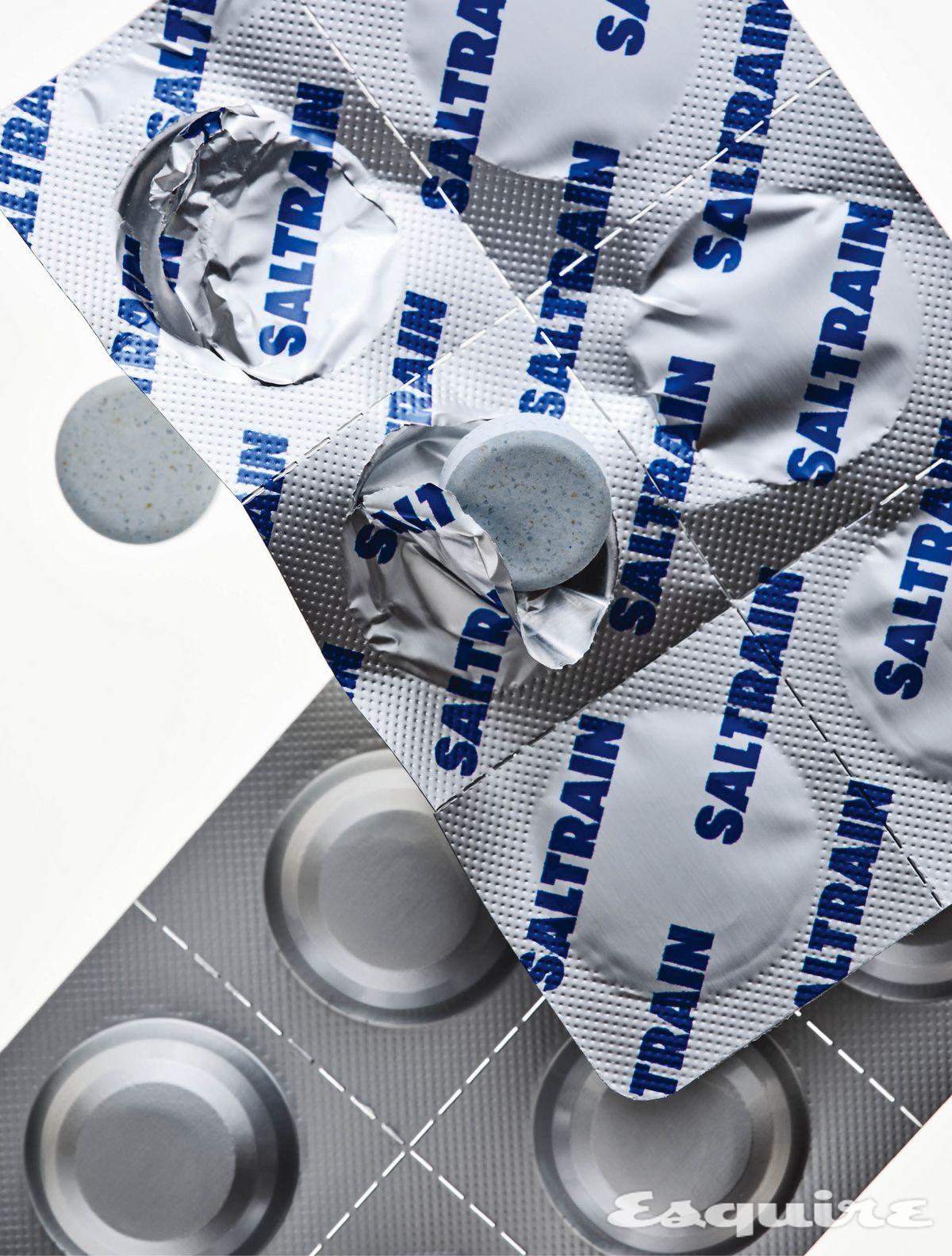 페퍼민트 추출 분말과 충치균을 억제하는 구강 유산균, 장 유산균, 면역 유산균이 구강 유해균을 말끔히 제거한다. 따로 헹굴 필요 없이 자기 전 1정씩 씹거나 녹여 먹는 클린브레스 유산균 추어블. 900mgx12정/1만5000원 솔트레인.