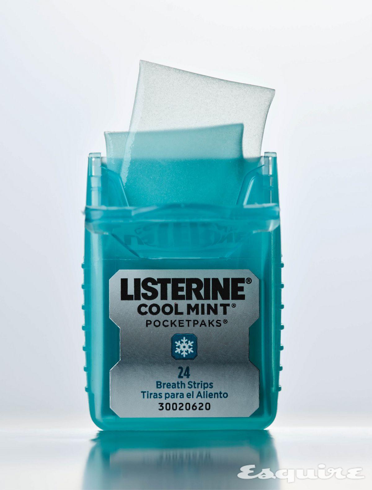 쿨 민트 향이 나는 필름 타입의 구강 케어 아이템. 입안에 넣는 순간 녹아 단시간에 텁텁함이 사라지고 상쾌함을 느낄 수 있다. 쿨 민트 포켓팩 24장/가격 미정 린스테린.