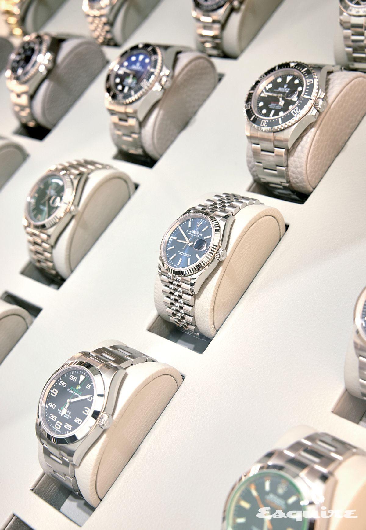 쇼룸 방문 시 착용할 수 있는 시계들.