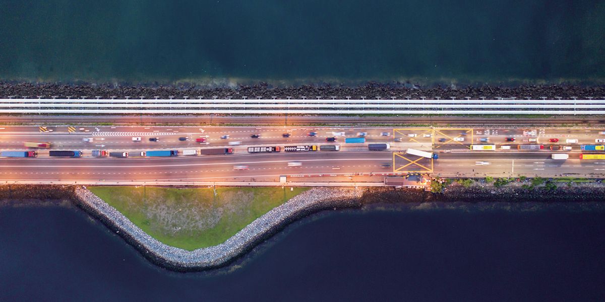 조호-싱가포르 코즈웨이를 하늘에서 본 모습. 이 다리를 따라 수많은 사람이 매일 국경을 넘나든다.