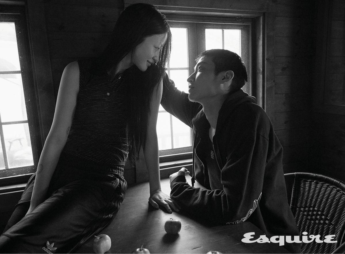 슬리브리스 셔츠 가격 미정 N21. 배스킷 볼 팬츠 가격 미정 아디다스 오리지널스. 홀스슈 플로럴 후드 집업 가격 미정 크롬하츠. 슬리브리스 톱 가격 가격 미정 로에베.