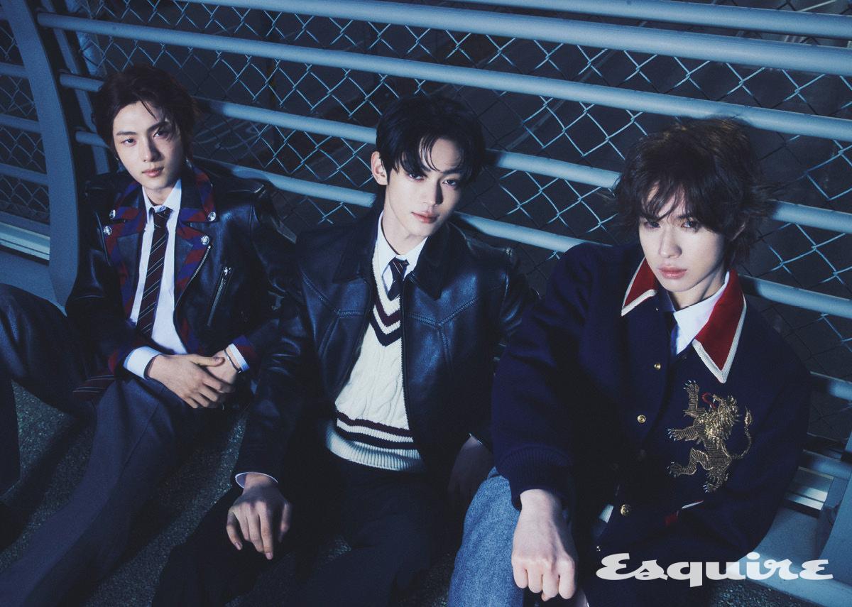 (영재) 레더 재킷, 셔츠, 팬츠, 타이, 삭스 모두 셀린느 옴므. (한진) 레더 재킷, 니트 베스트, 셔츠, 팬츠, 타이 모두 셀린느 옴므. (경민) 엠브로이더드 재킷, 셔츠, 팬츠, 타이 모두 셀린느 옴므.