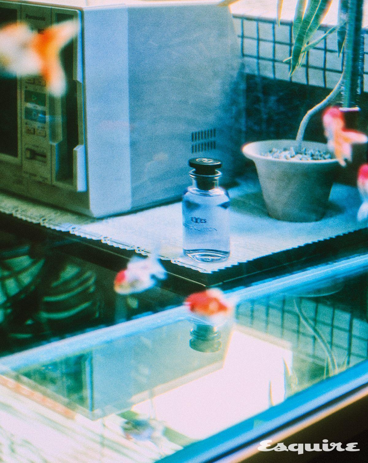 청초한 은방울꽃 향과 강렬한 장미 향을 동시에 느낄 수 있는 엘 루이 비통 100mL/가격 미정 루이 비통.