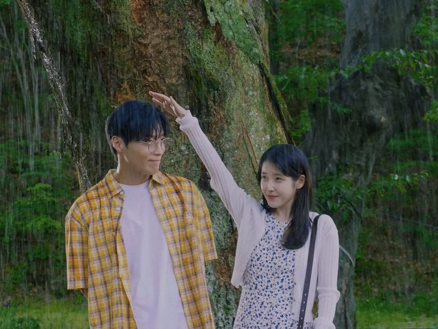 아이유 <네버 엔딩 스토리> 뮤직비디오