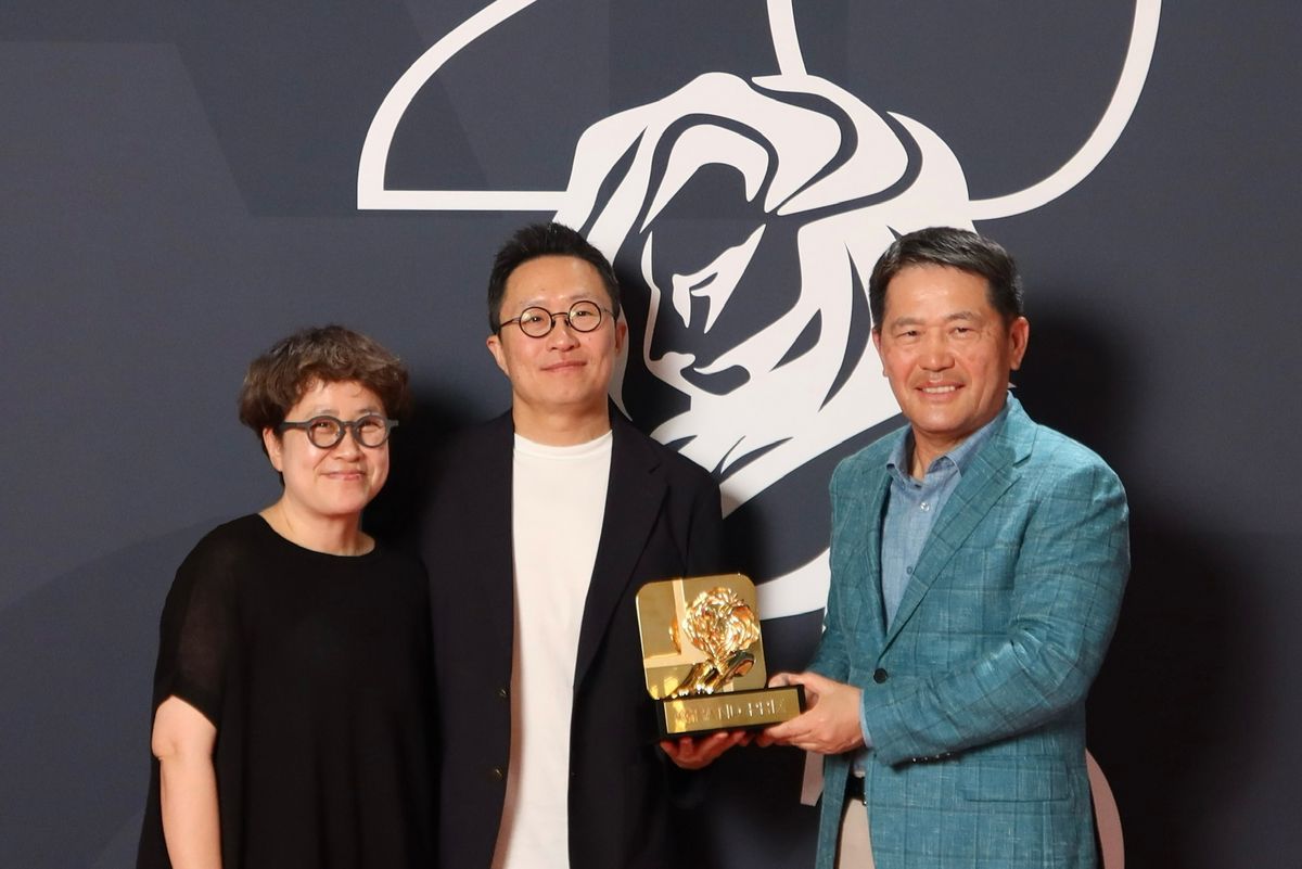 문병곤 감독은 ″밤낚시의 낯설지만 새로운 도전을 함께해 주신 현대자동차와 이노션을 비롯한 모든 분들의 노고에 감사드립니다″라고 말했다.