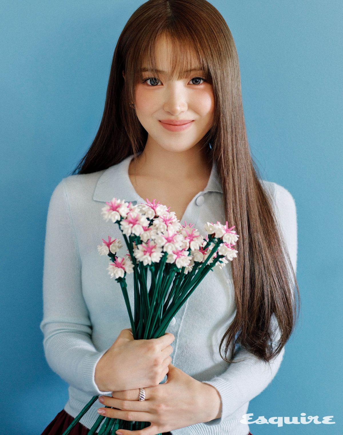 보태니컬 핑크 꽃다발(10342) 레고. 니트 톱, 스커트 모두 슈슈통. 링 이지나.