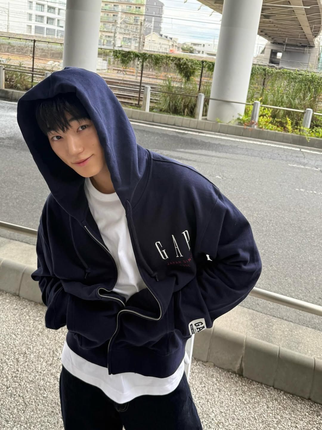 에이티즈 산이 선택한 갭의 후드 집업/ 인스타그램 @choi3an