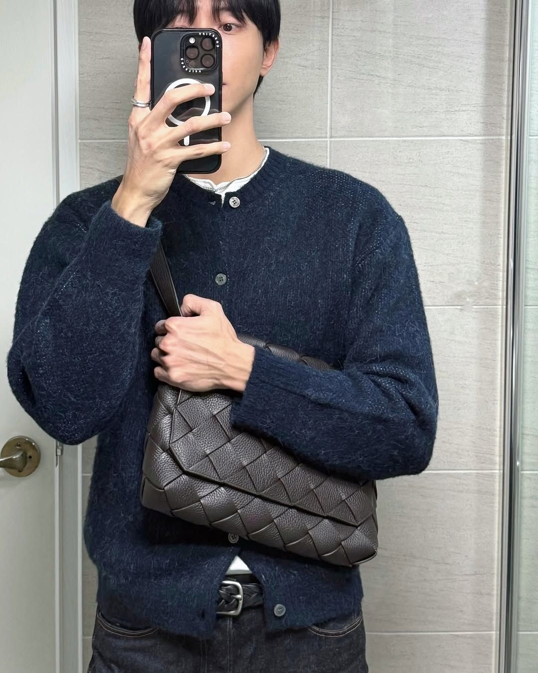 주우재의 가디건 스타일링/인스타그램 @ophen28