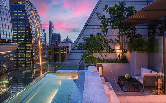 공용 인피니티 풀뿐 아니라 일부 스위트룸과 하우스 타입에도 전용 풀과 테라스가 마련되어 있다.