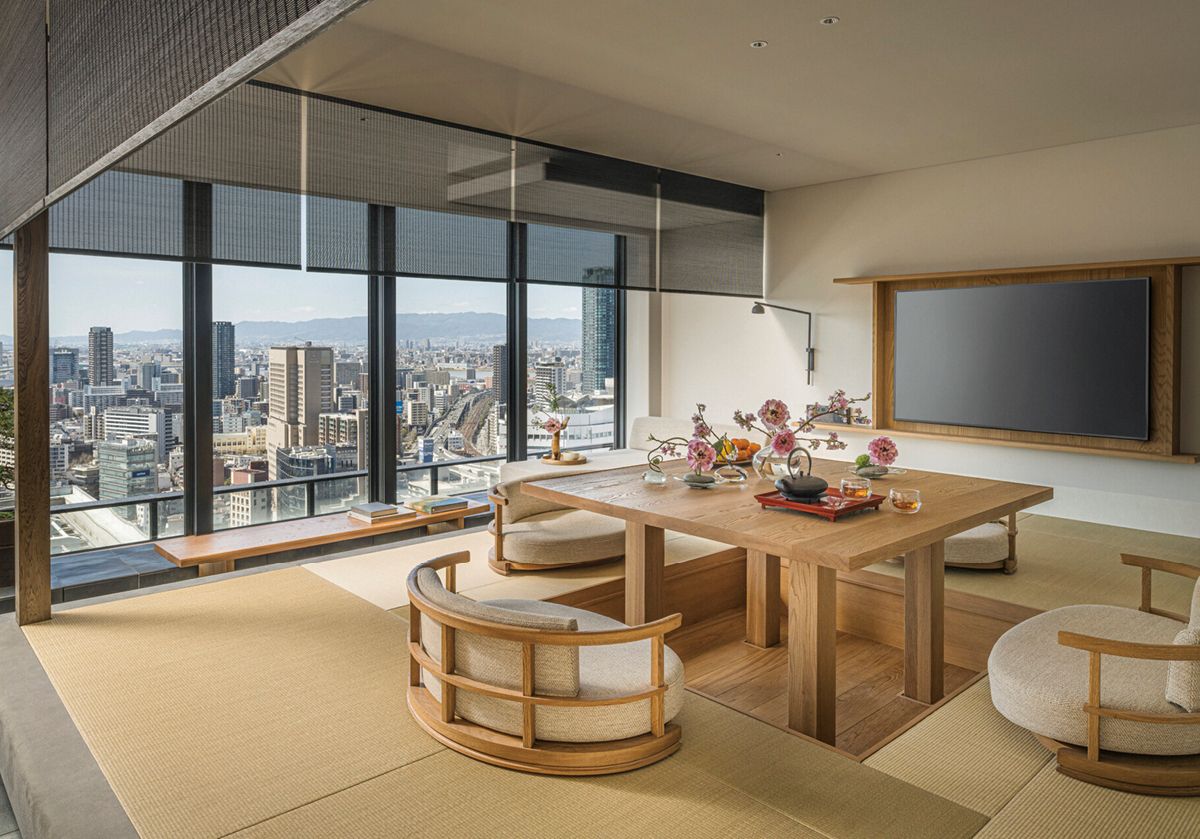 일본 고유의 감성을 느낄 수 있도록 다다미로 꾸며진 겐스이(GENSUI, 玄水)층 객실. 