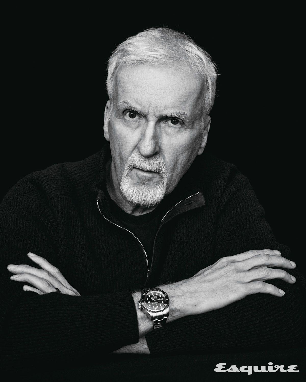 블랙 세라크롬 베젤을 사용한 딥씨 롤렉스.