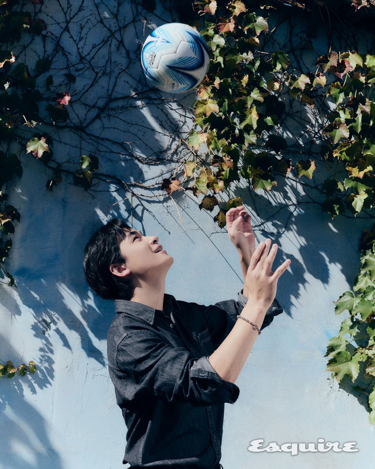 ESQUIRE KOREA x ZIOZIA 30th Anniversary Football Trainer Koo Changmo