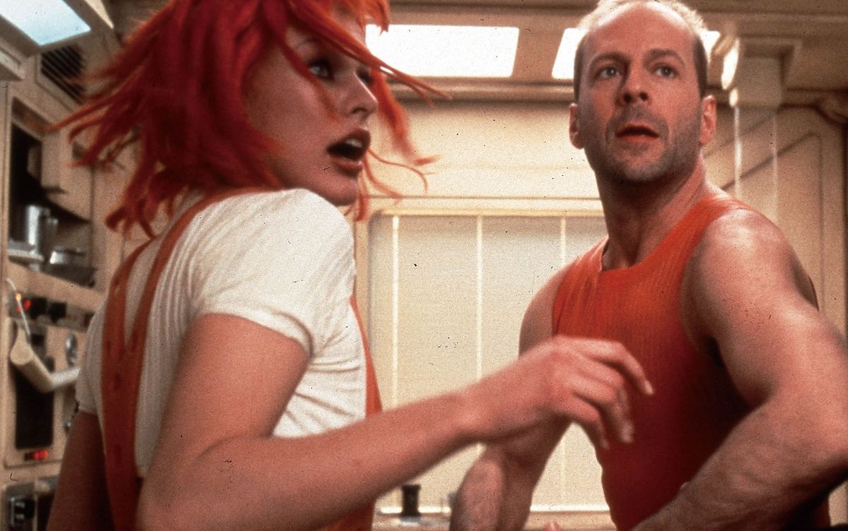 <제5원소>(1997). 밀라 요보비치가 리루, 브루스 윌리스가 코벤 달라스를 맡았다.