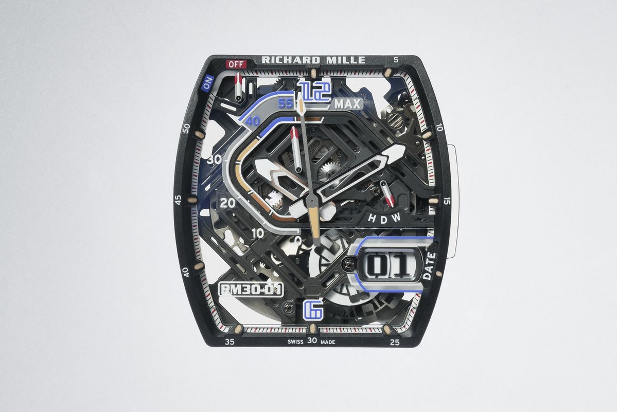 레이싱 트랙에서 영감을 받아 디자인 된 디스플레이 창/ 출처 : 브랜드 제공