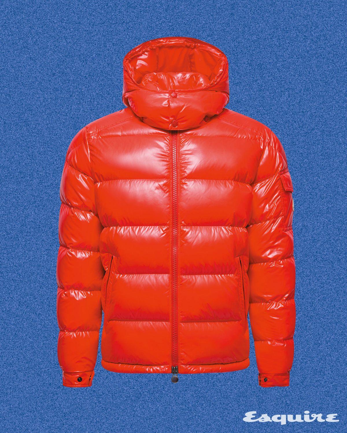 나일론 라커 소재로 광택이 돋보이는 마야 후드 쇼트 다운 재킷 가격 미정 몽클레르.