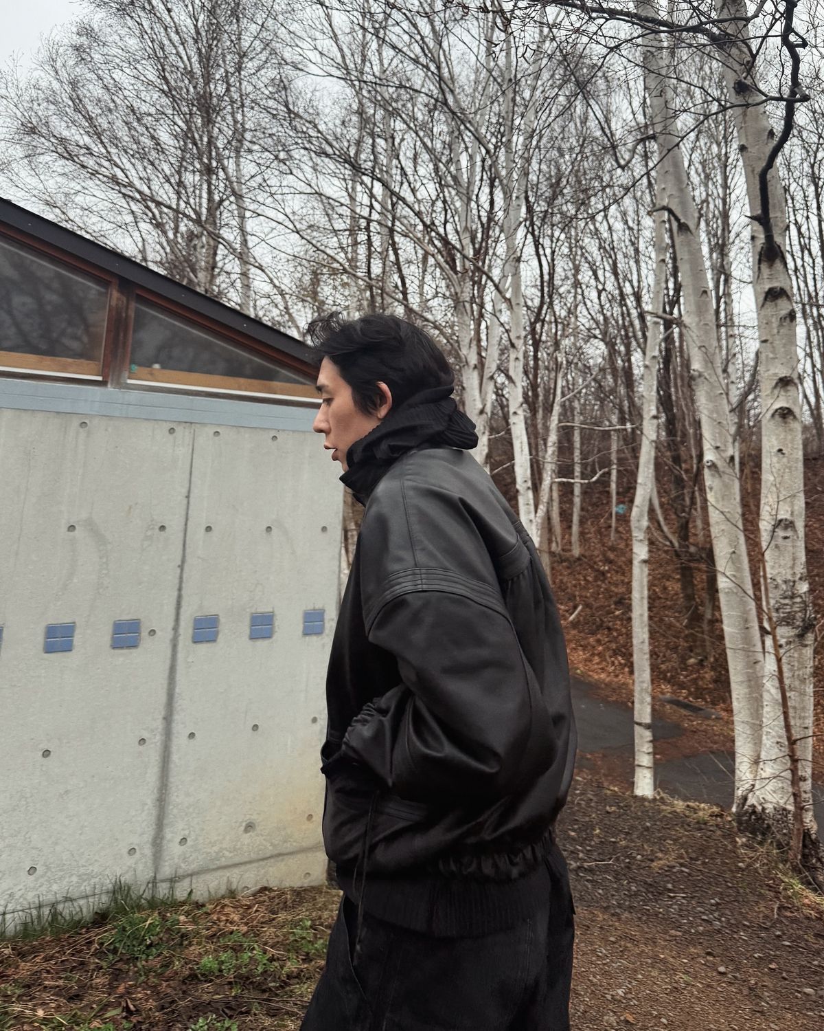 '옷잘알' 코드 쿤스트의 빈티지한 후디 스타일링 / 출처: 인스타그램 @code_kunst