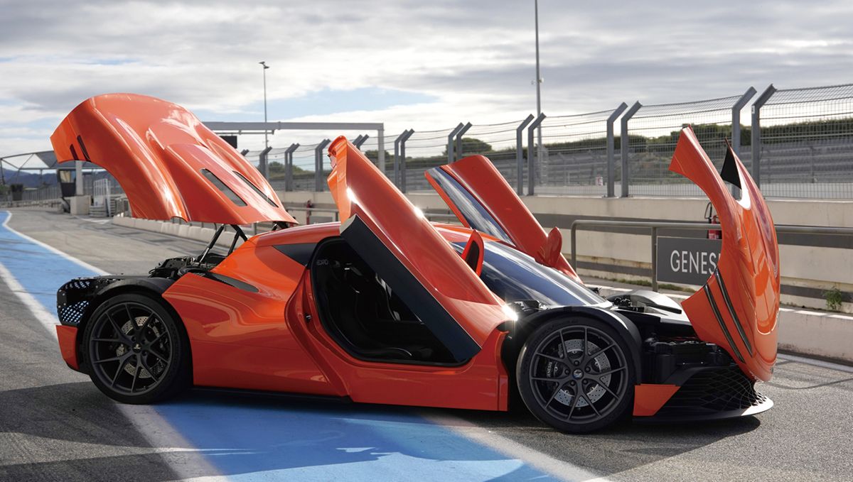 드림카 리스트에 추가해야 할 차가 한 대 더 늘었다. 마그마 GT가 양산된다면 국내 첫 2도어 미드십 스포츠카가 될 전망이다.