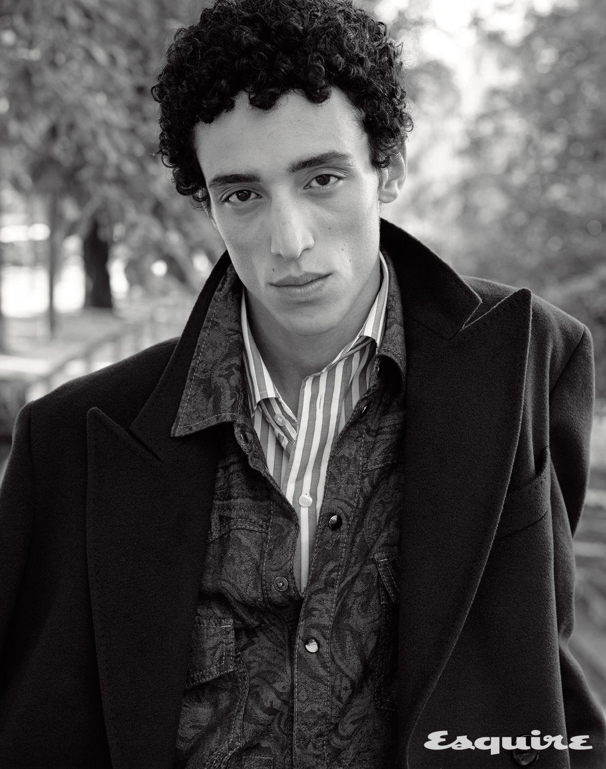 코트, 오버셔츠, 셔츠 모두 에트로.