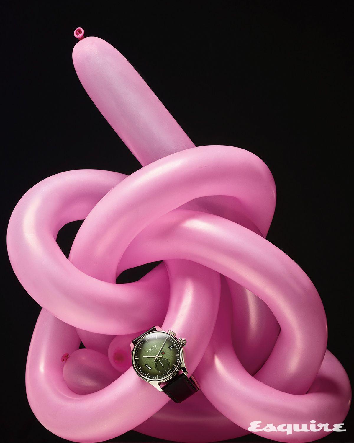 41mm 스틸 케이스와 카프 레더 스트랩의 ZM1 어반 그린.