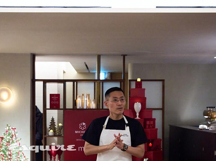 스텔라 아르투아와의 협업에서 메뉴를 설명하고 있는 미쉐린 3스타 강민구 셰프. 