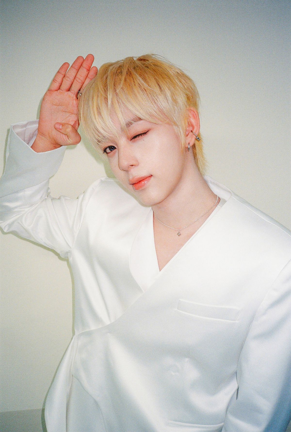 아홉(AHOF) 첫 팬 콘서트 백스테이지, 즈언