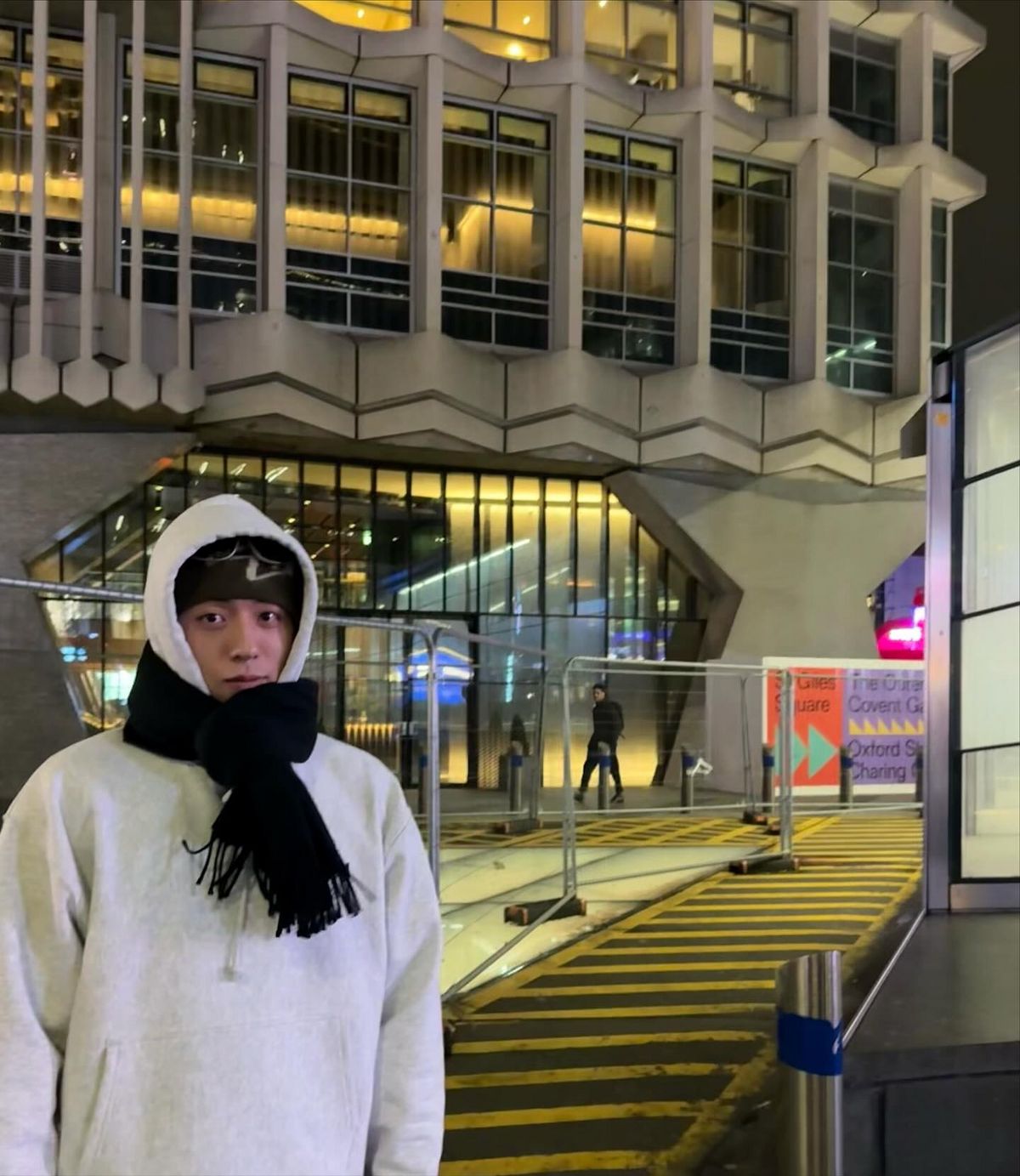 비니와 후디, 머플러로 멋스러운 꾸안꾸 룩을 완성한 남주혁 / 출처: 인스타그램 @skawngur