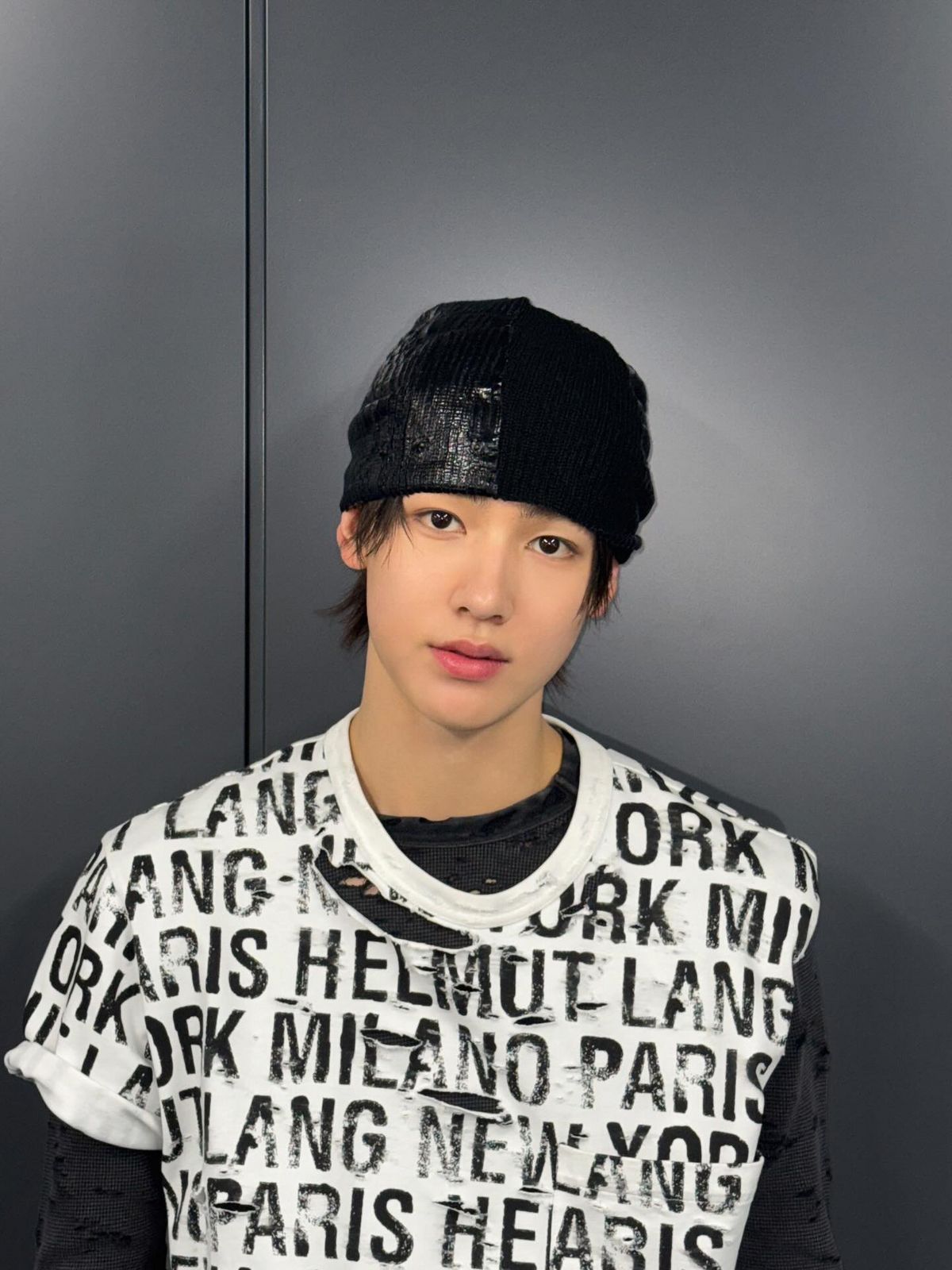 옆머리를 살짝 빼 페이스 라인을 자연스럽게 커버한 코르티스 성현 / 출처: 인스타그램 @cortis