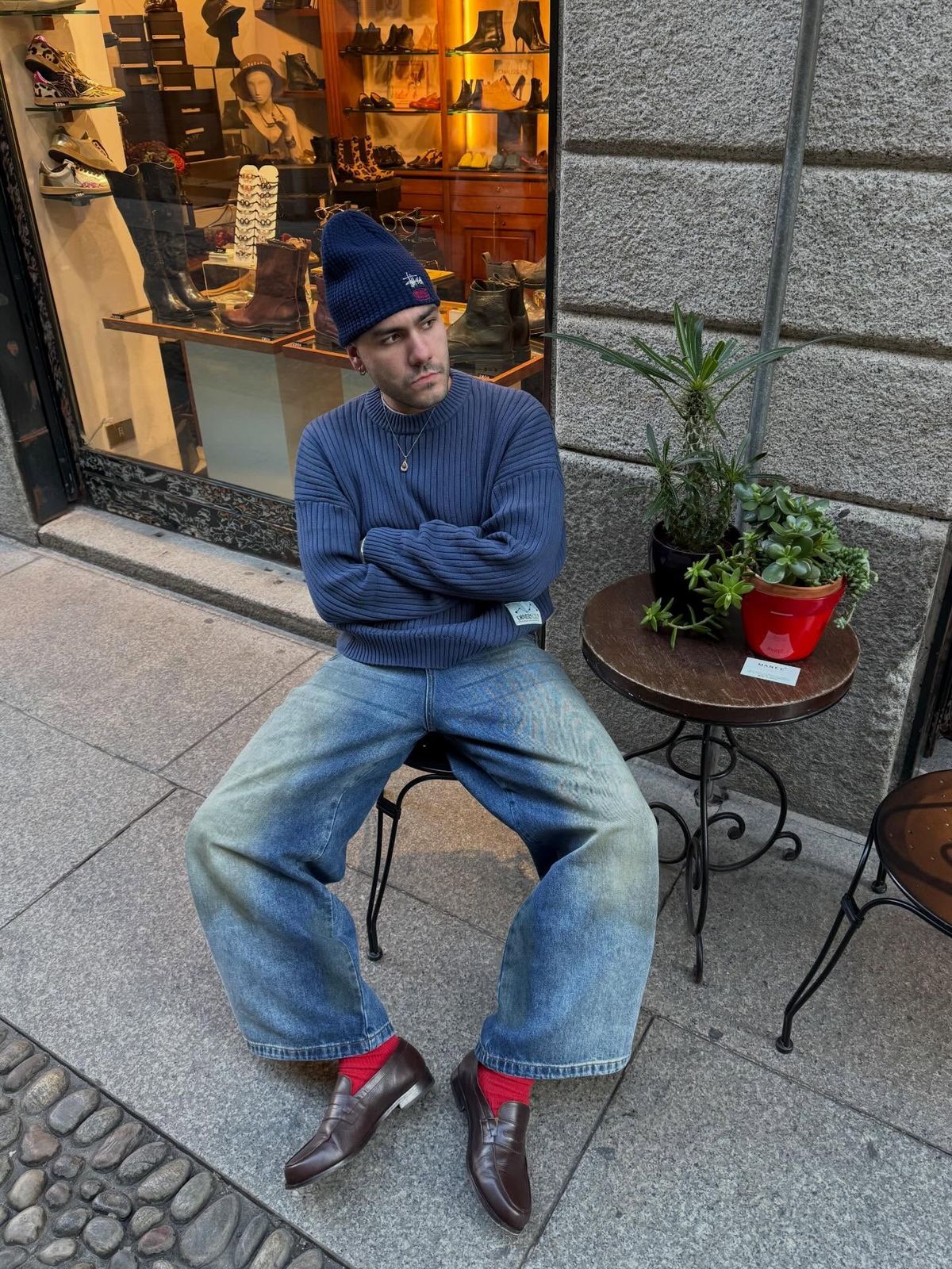 컬러 양말로 포인트 주기 / 이미지 출처: 인스타그램 @mmm.atteo