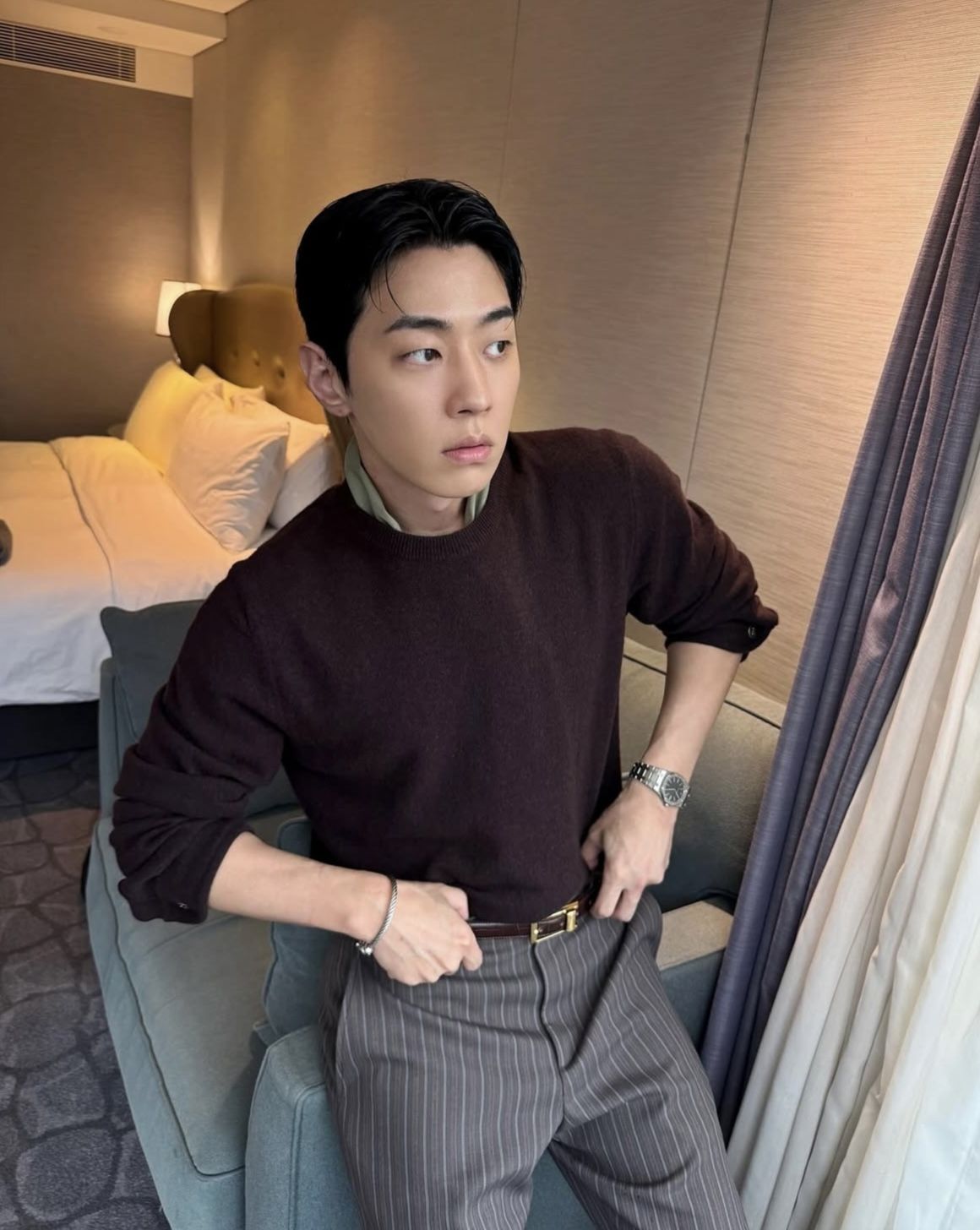 부산 파라다이스 호텔에서 사진을 찍은 그레이 / 이미지 출처: 인스타그램 @callmegray