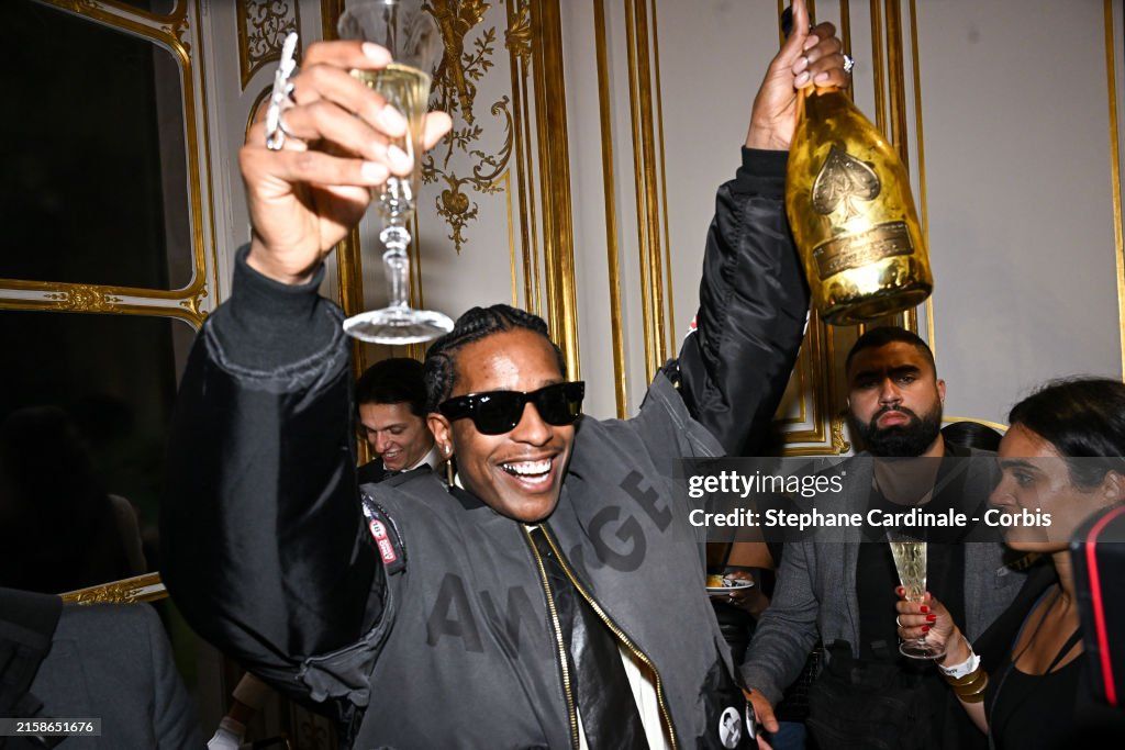 에이셉 라키가 이끄는 AWGE의 2025 S/S 파리 컬렉션 / 이미지 출처: 게티 이미지.