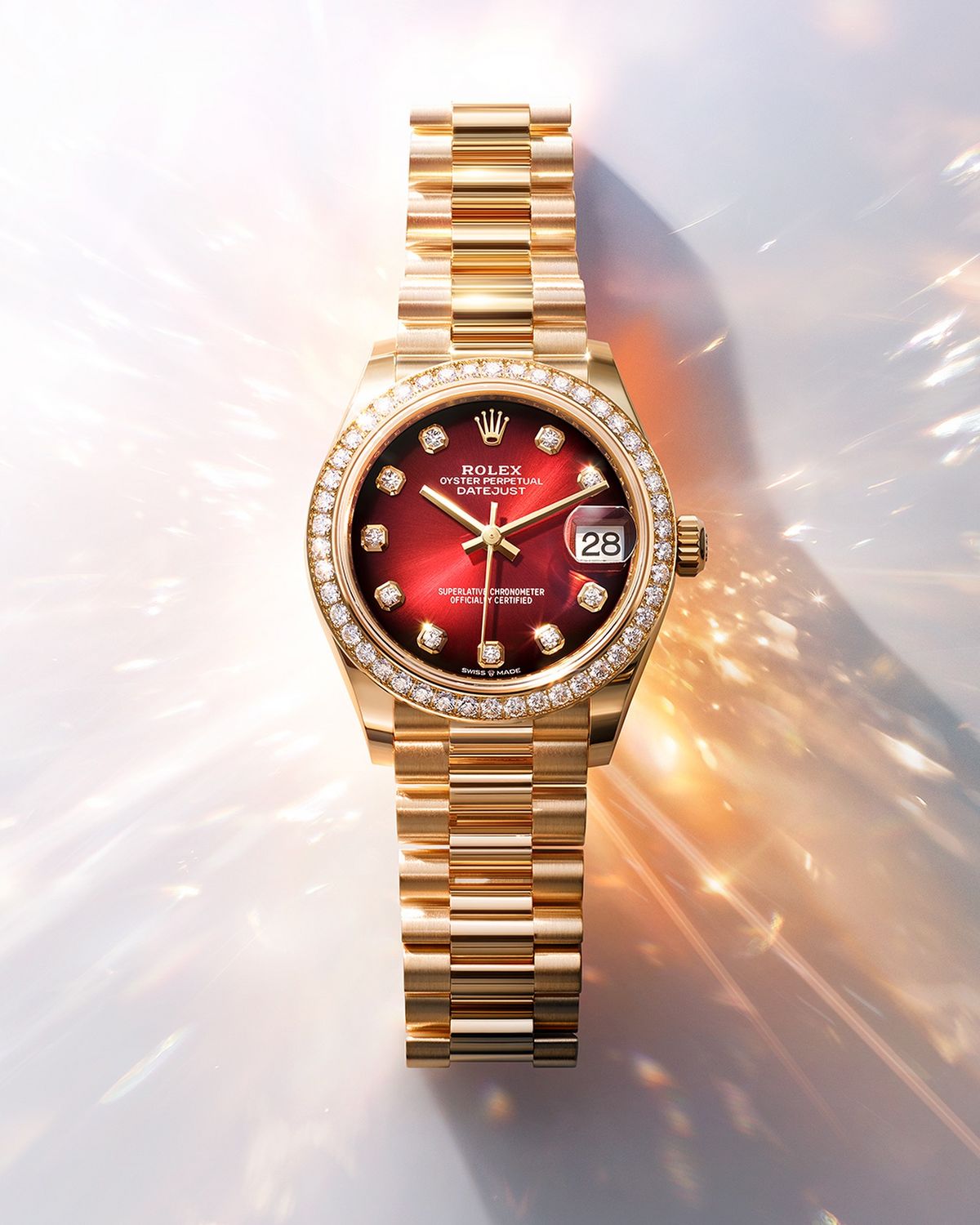 다이아몬드가 화려하게 세팅된 옐로 골드 롤렉스 데이트저스트 31mm / 이미지 출처 : 롤렉스 