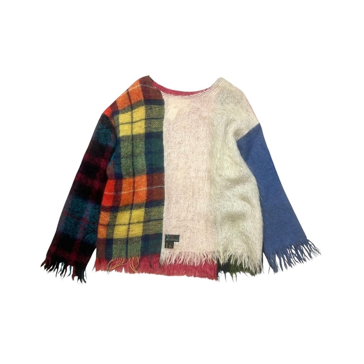 하울린의 울 니트 스웨터 이미지 / 이미지 출처: 키스멧.