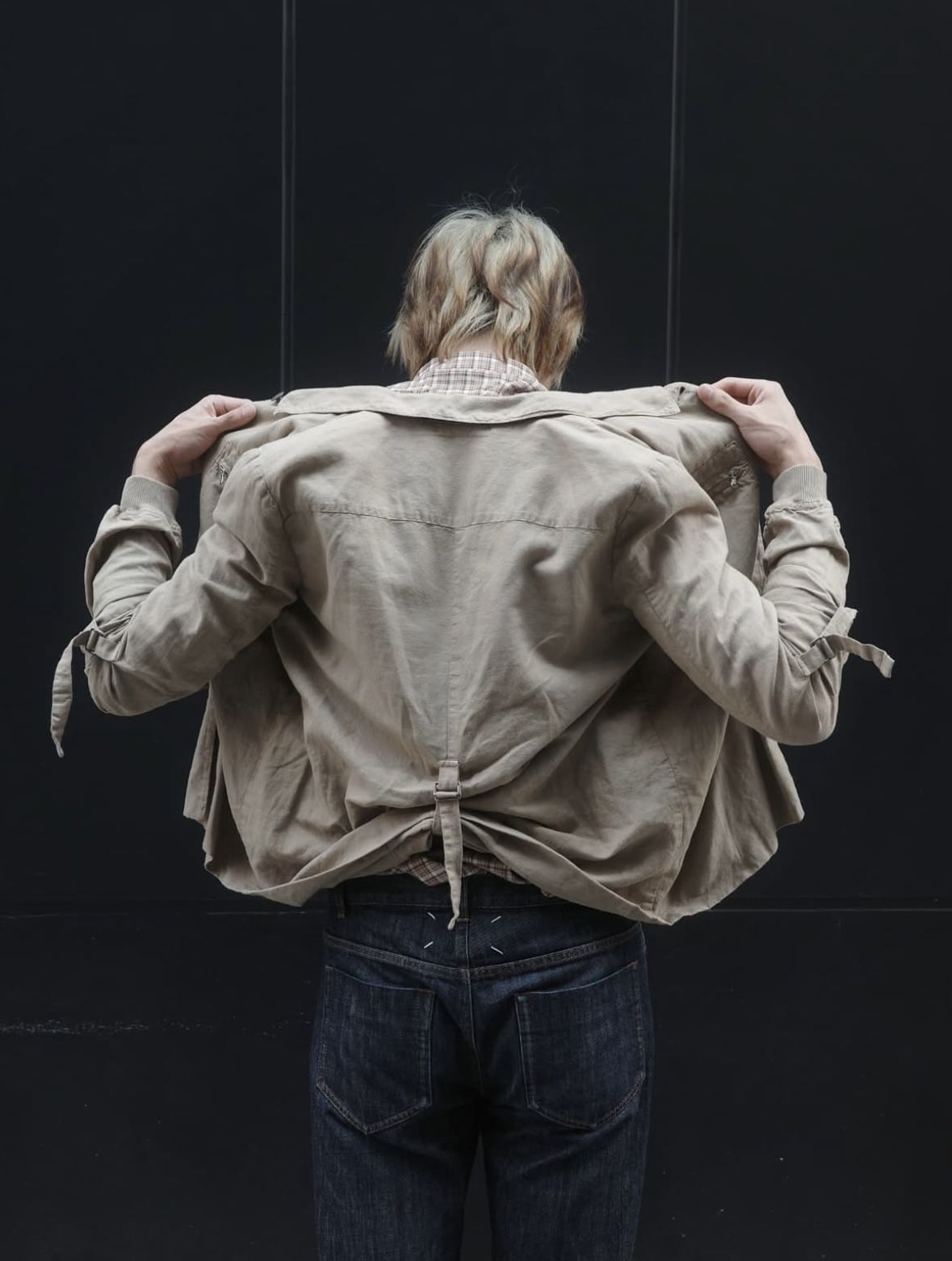 후세인 샬라얀의 코치 자켓, 메종 마르지엘라의 데님 팬츠 이미지 / 이미지 출처: 인스타그램 @providence__jp