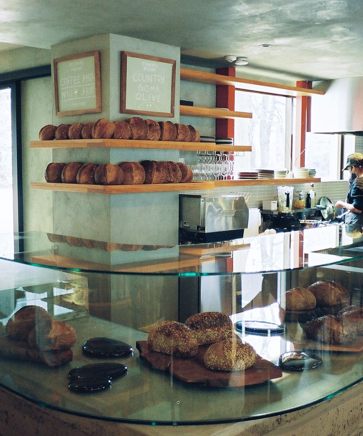 매일 아침 갓 구운 빵을 판매하는 파크렛. / 이미지 출처 : 인스타그램 @parkletbakery