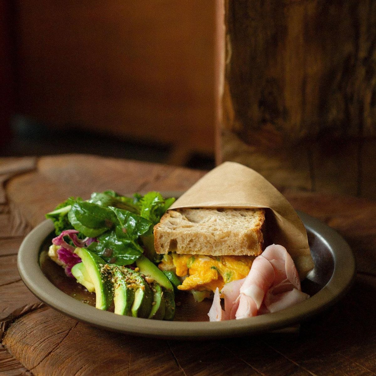 제철 채소와 과일로 구성한 데일리 샐러드 / 이미지 출처 : 인스타그램 @parkletbakery