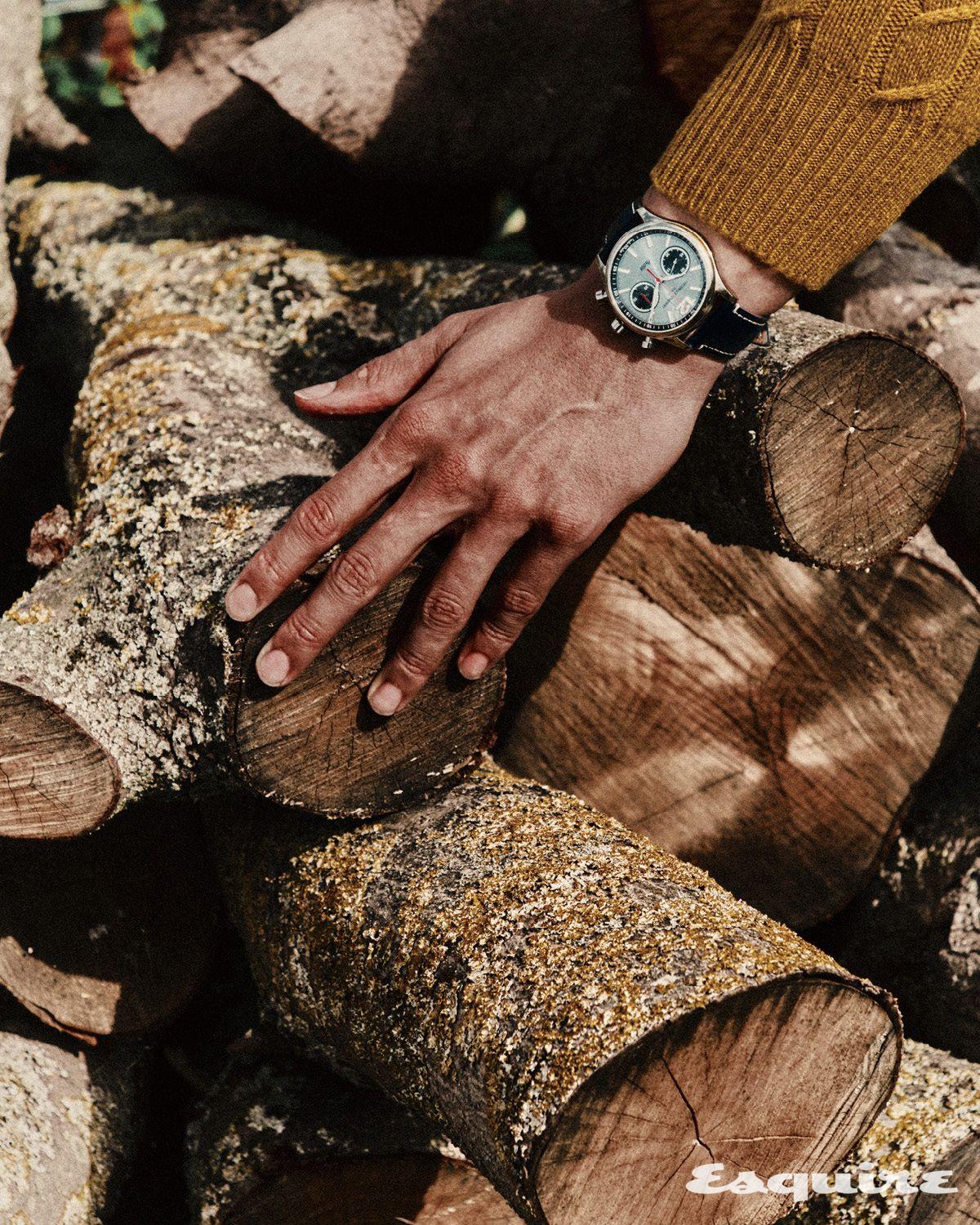 42mm 스틸 케이스의 빈티지 랠리 힐리 크로노그래프 오토매틱 2995파운드 프레데릭 콘스탄트. 스웨터 코놀리.