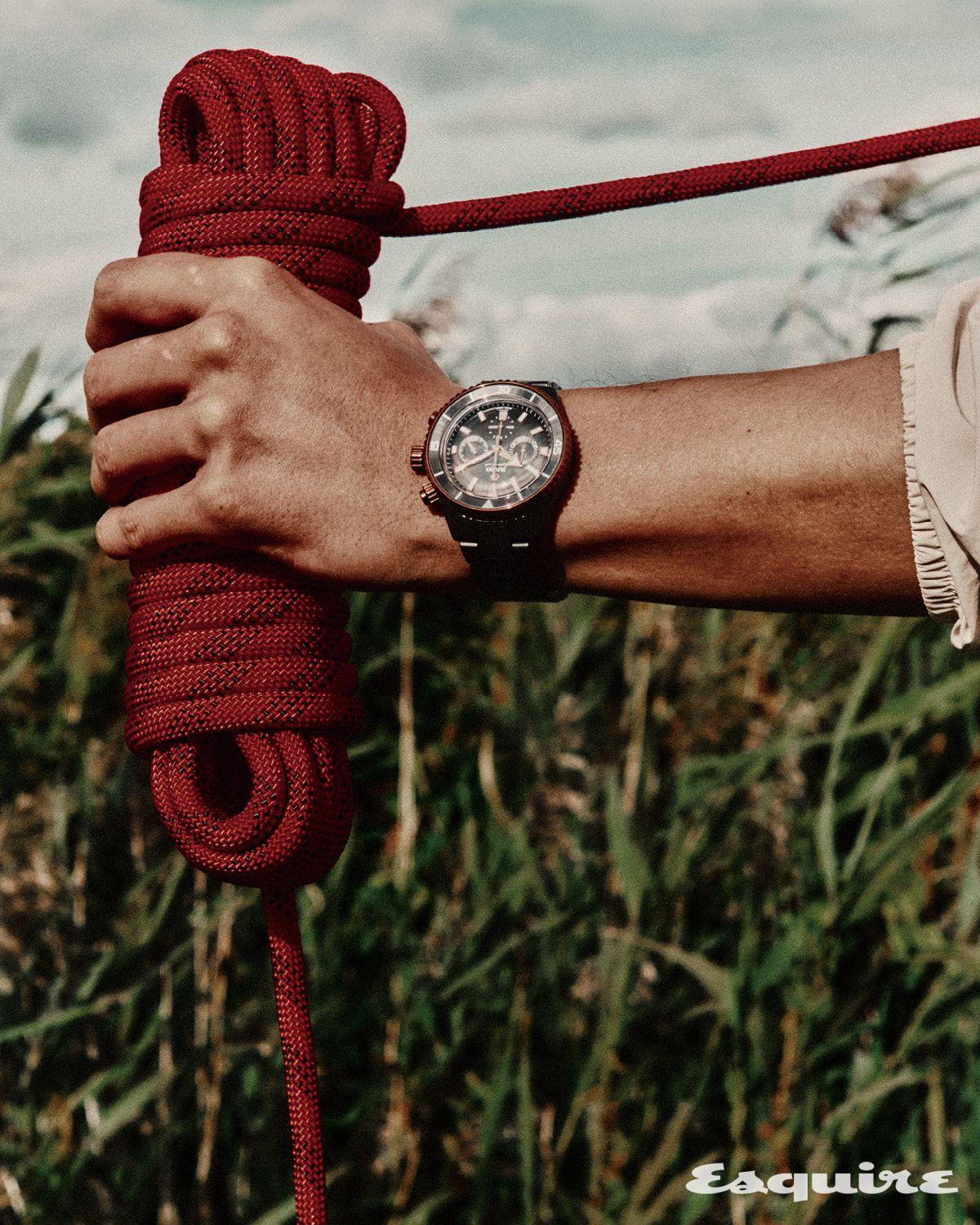 43mm 스틸 케이스의 캡틴 쿡 하이테크 세라믹 오토매틱 크로노그래프 5500파운드 라도. 재킷 브루넬로 쿠치넬리.