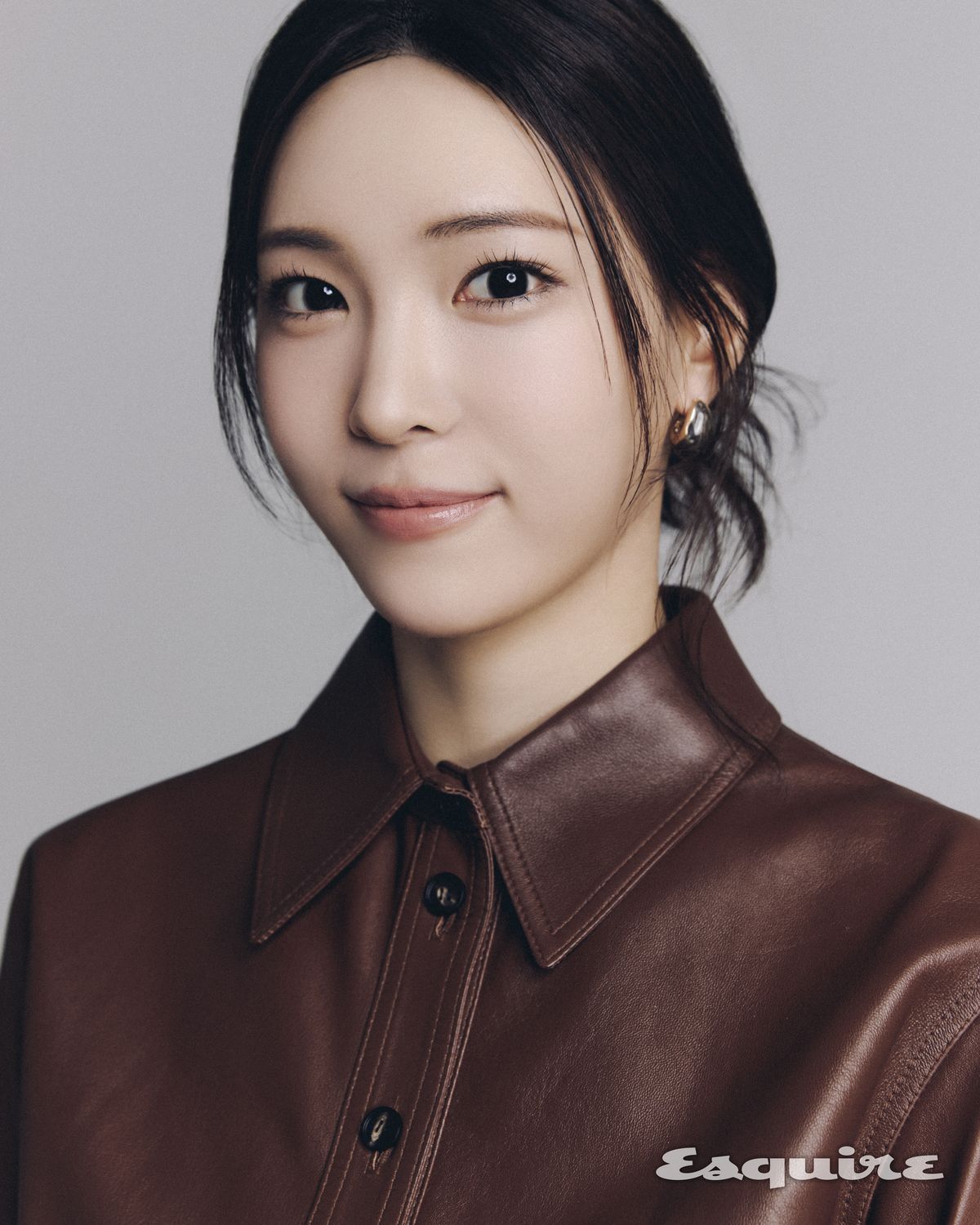 셔츠 페레가모. 이어링 장폴클라리쎄.