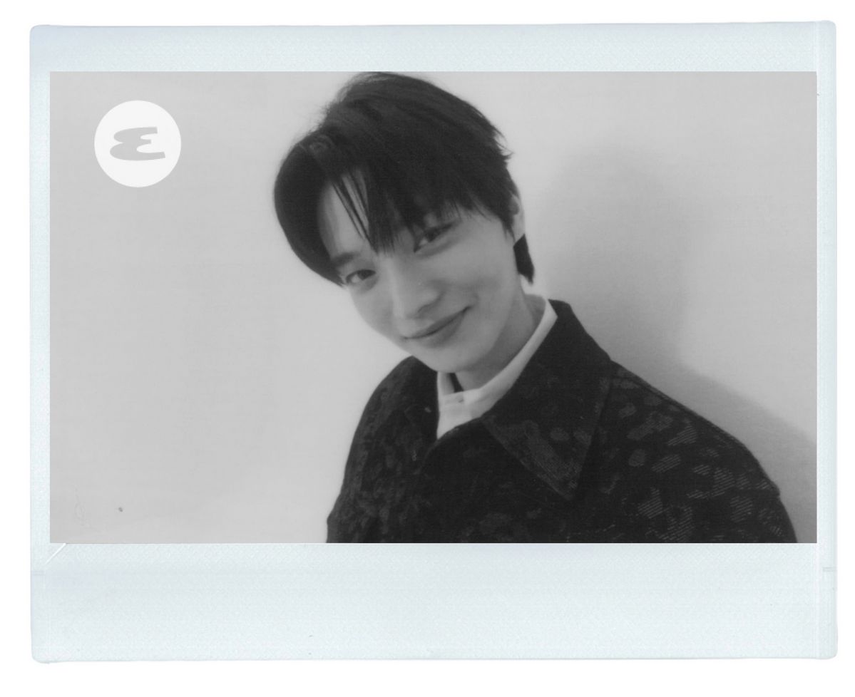 지연의 남자 우진이 찍은 폴라로이드 컷.