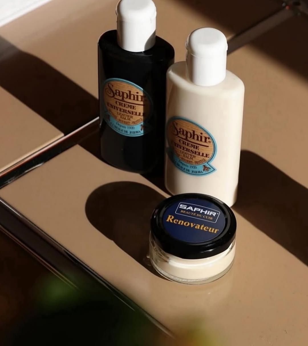 가죽 전용 클리너와 보호 크림 제품 이미지 / 이미지 출처: 인스타그램 @saphir_official