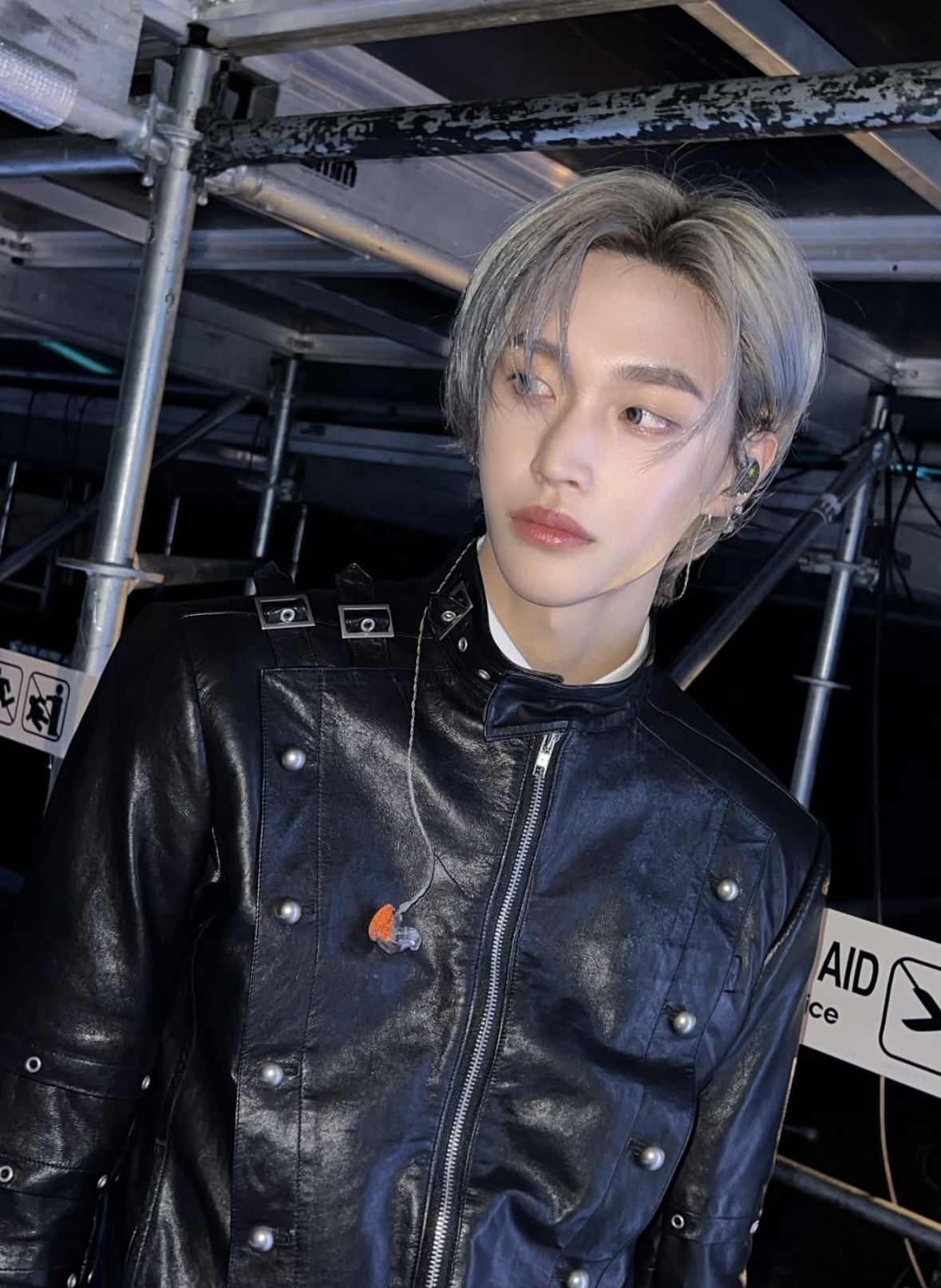 레더 자켓을 입은 원빈의 모습 / 이미지 출처: 인스타그램 @riize_official