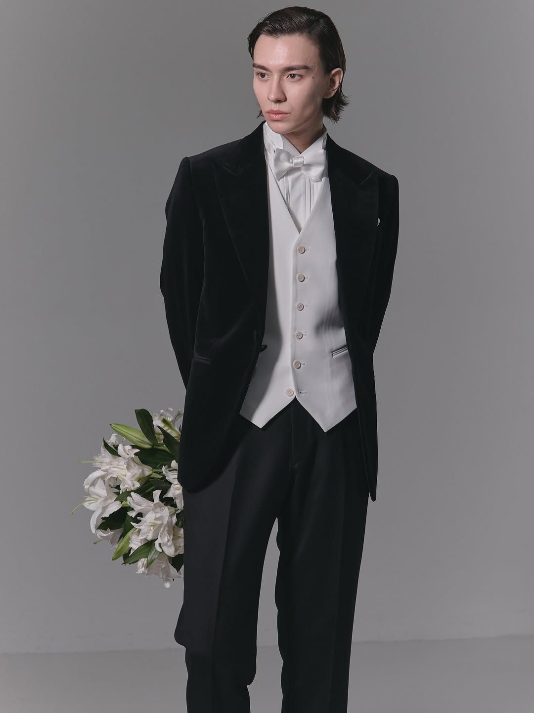 클래식부터 트렌디한 무드까지 다루는 아르니스 턱시도 / 이미지 출처 : 아르니스